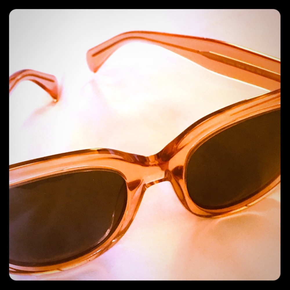 🕶👀GREAT BUY ON THESE CELINE SUNGLASSES💕